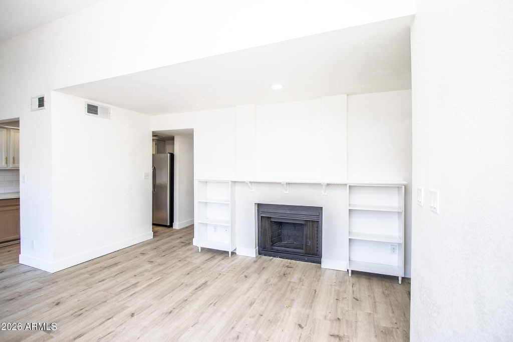 3102 E Clarendon Avenue - Photo 7