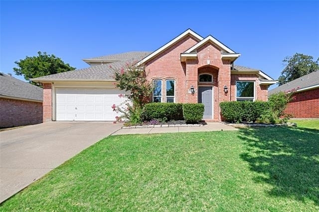 1404 Carriage Lane - Photo 0