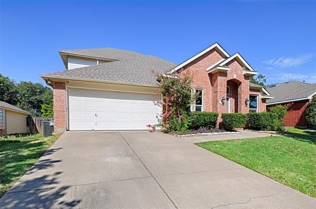 1404 Carriage Lane - Photo 1