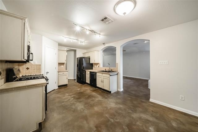 2211 Lilac Circle - Photo 8