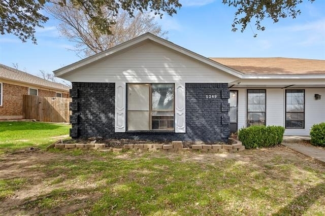 5349 Northridge Boulevard - Photo 0