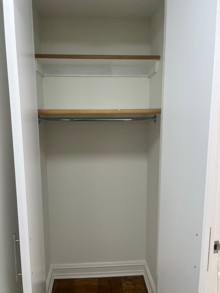 East 71st Street - Photo 10