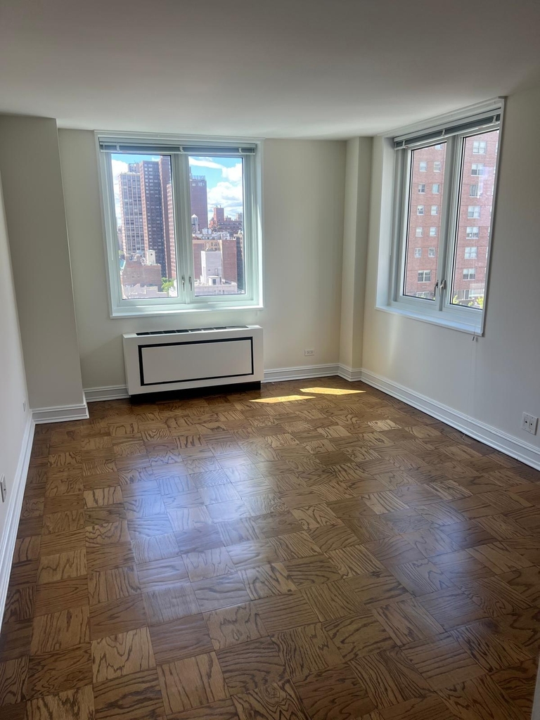 East 71st Street - Photo 6
