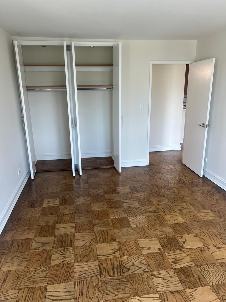 East 71st Street - Photo 8