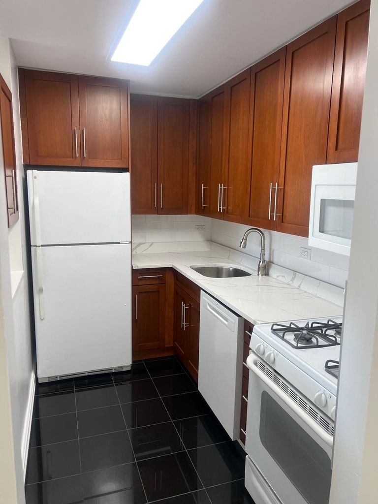 East 71st Street - Photo 0