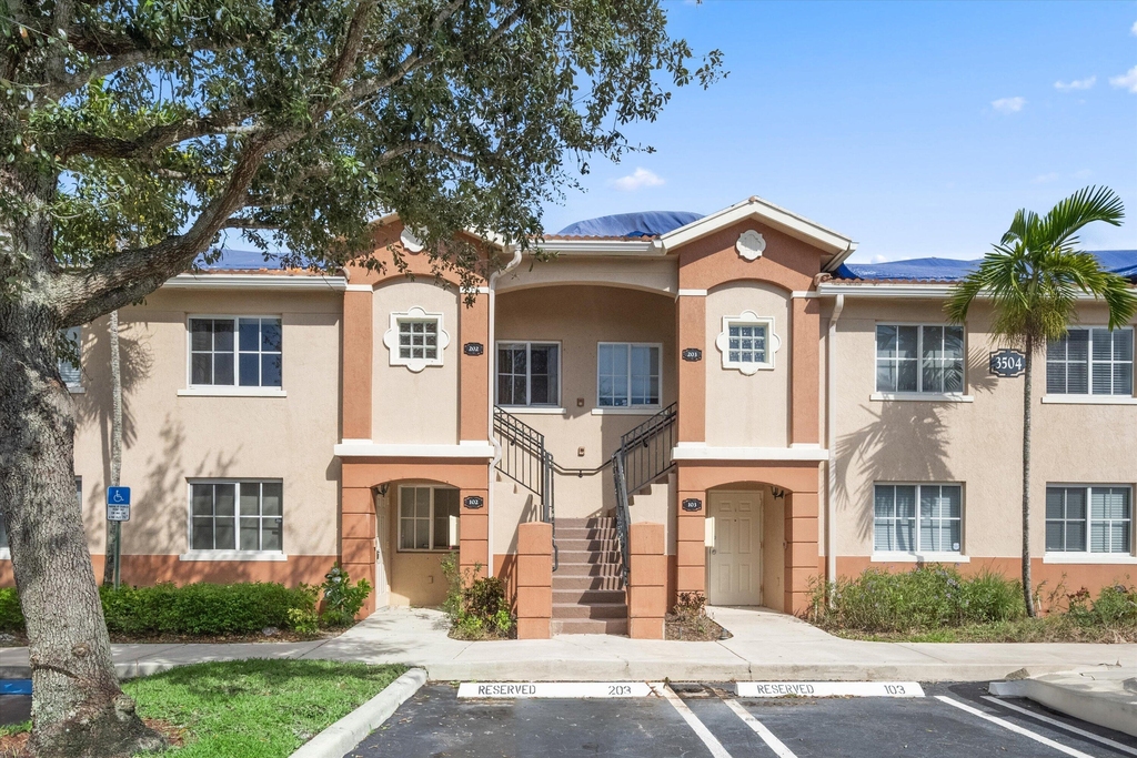 3504 Briar Bay Boulevard - Photo 0