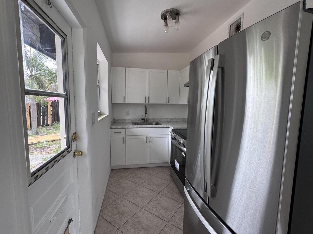4310 Ne 13th Avenue - Photo 5