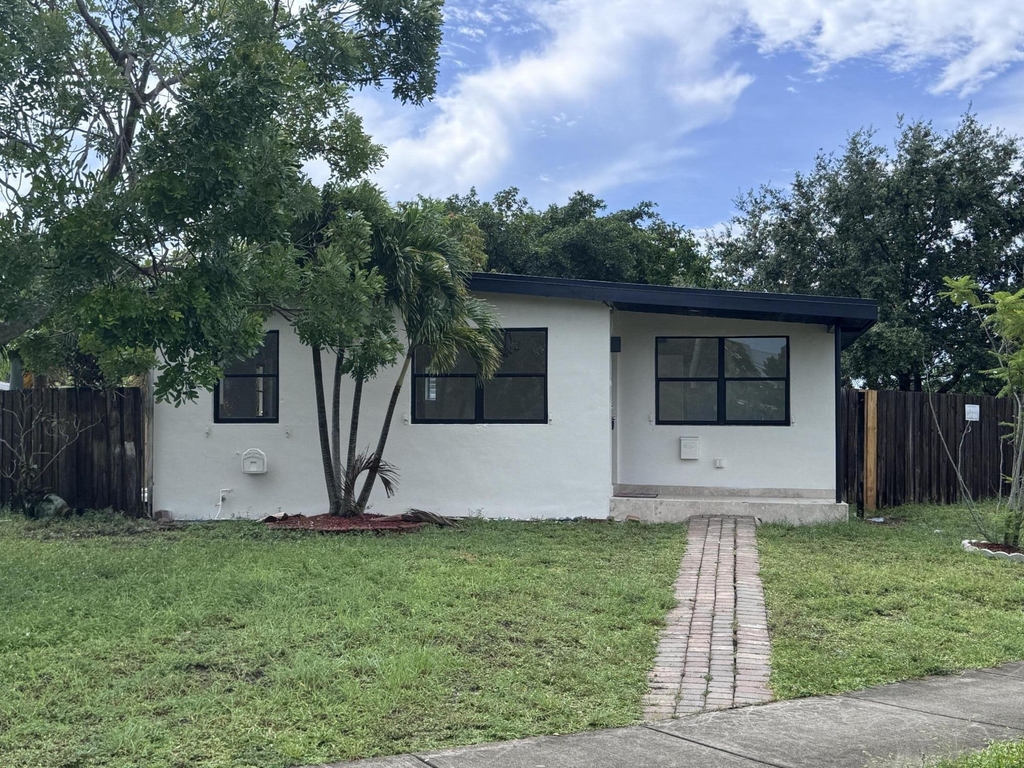 4310 Ne 13th Avenue - Photo 1