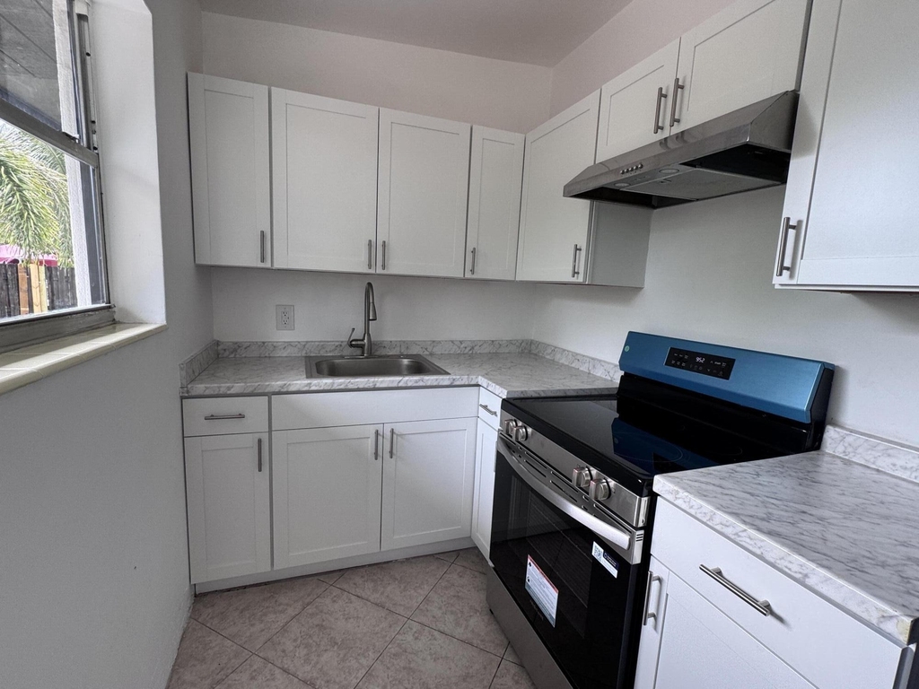 4310 Ne 13th Avenue - Photo 6
