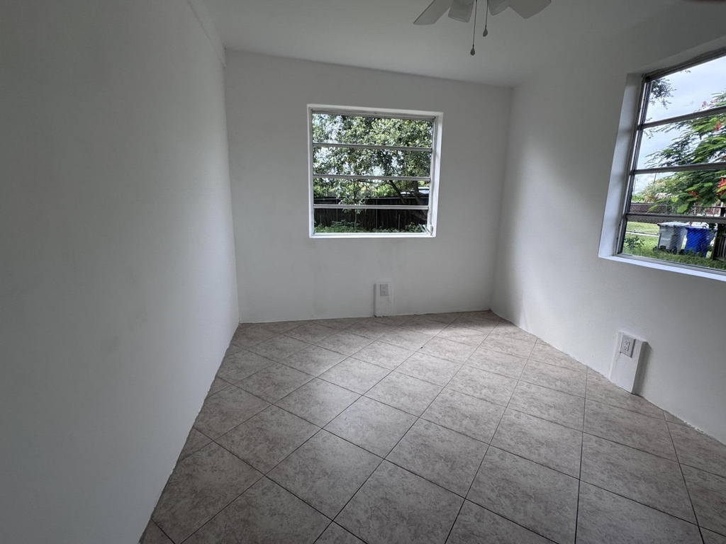 4310 Ne 13th Avenue - Photo 11