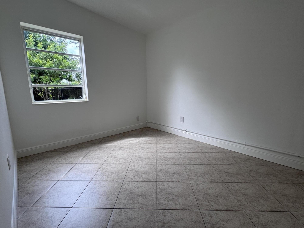 4310 Ne 13th Avenue - Photo 7
