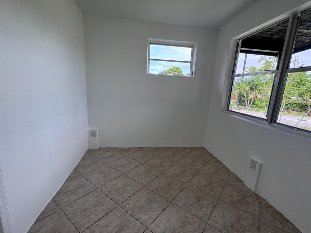 4310 Ne 13th Avenue - Photo 10