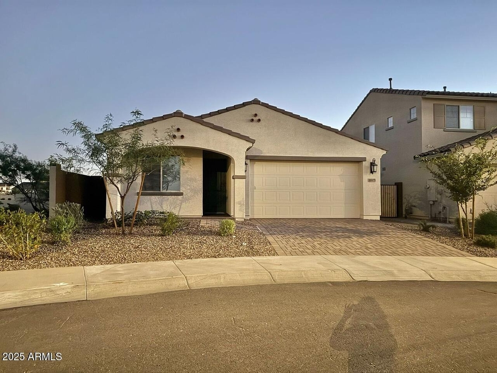 8905 W Orange Drive - Photo 0