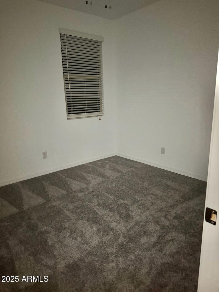 8905 W Orange Drive - Photo 17