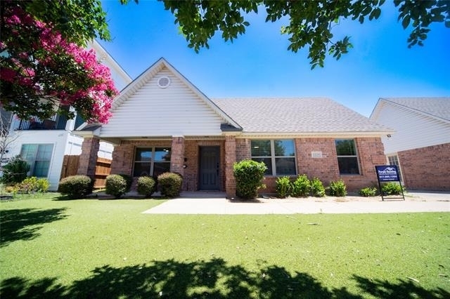 3233 S University Drive - Photo 3