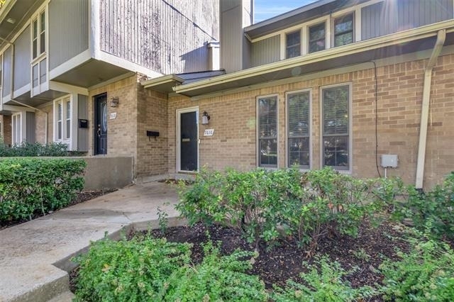 7616 Riverbrook Drive - Photo 2