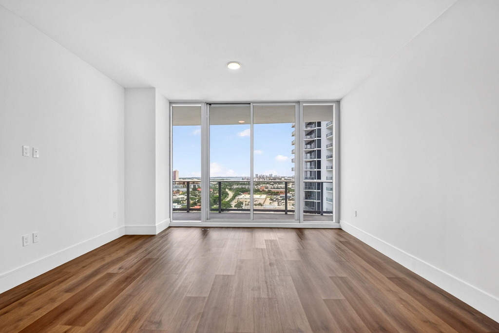 220 Lake Shore Drive - Photo 4