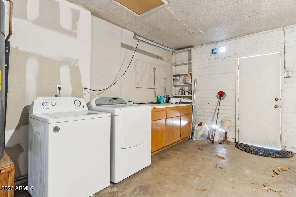 3209 S Los Feliz Drive - Photo 4