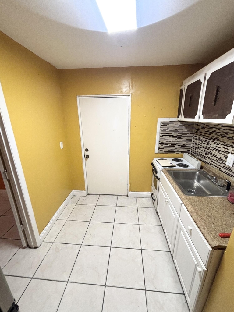 1885 Ne 177th Street - Photo 10