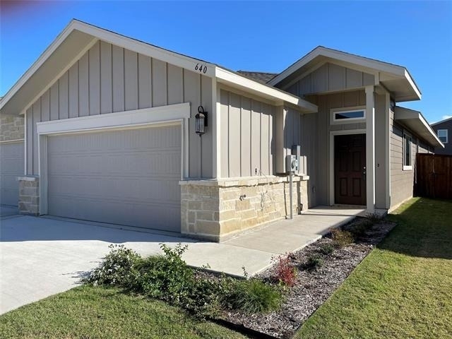 640 Blackland Drive - Photo 0