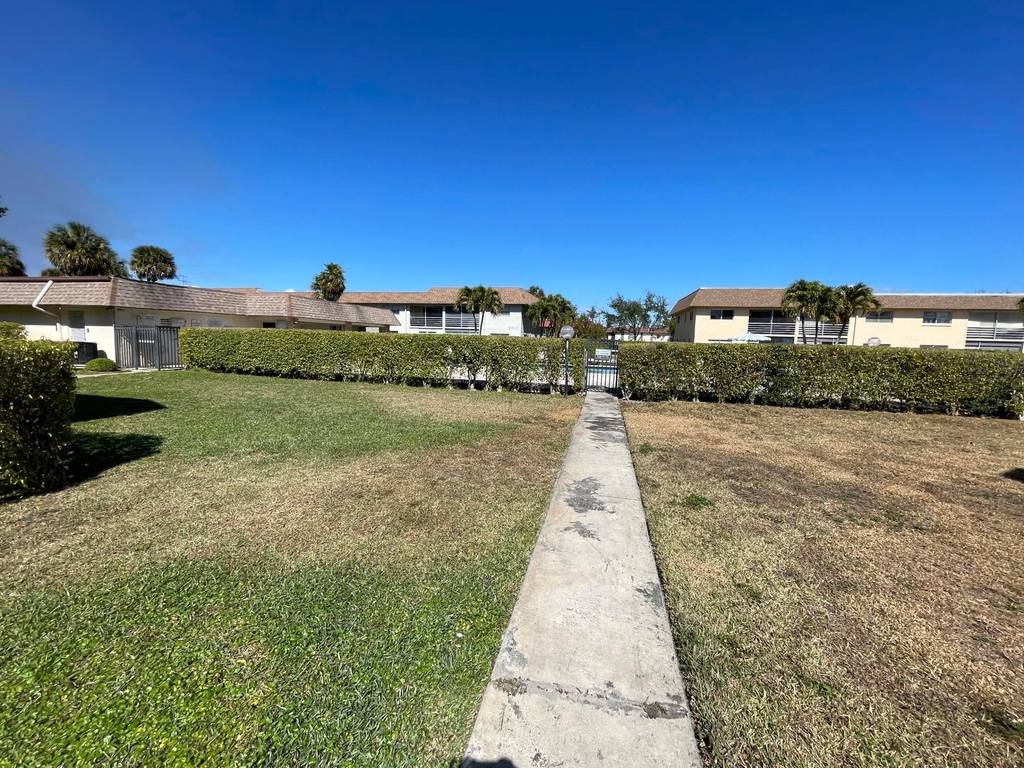 9911 Sandalfoot Boulevard - Photo 6