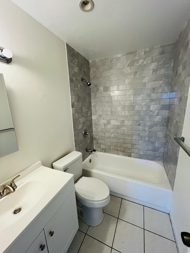 9911 Sandalfoot Boulevard - Photo 5