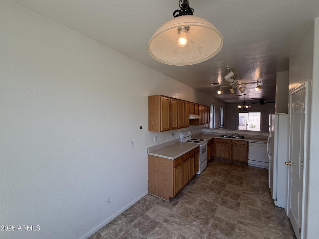 6926 S 37th Glen - Photo 8