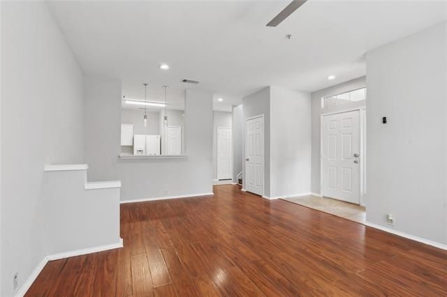 2316 Stoneleigh Place - Photo 2
