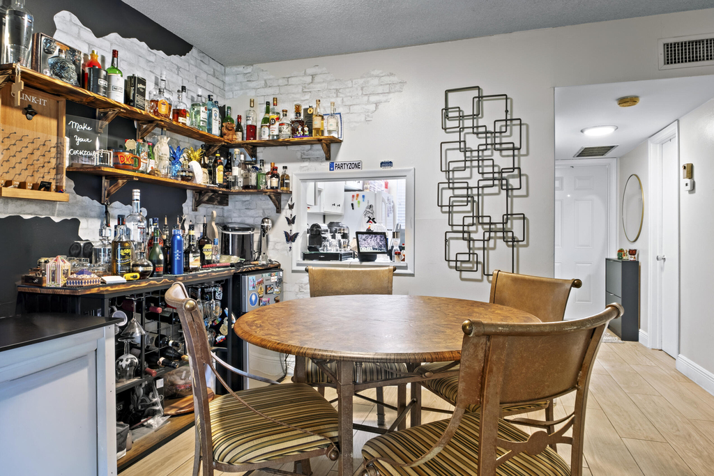 899 Se 2nd Avenue - Photo 9