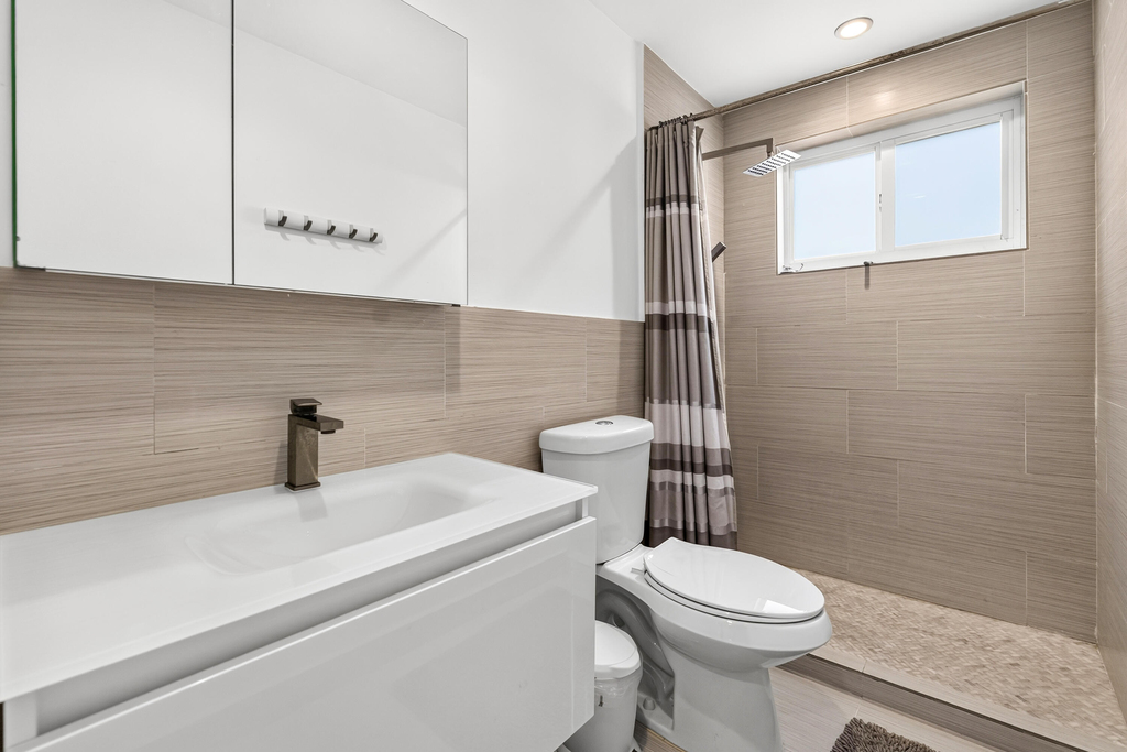 8956 Collins Avenue - Photo 24