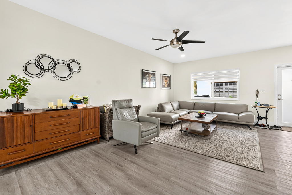 8956 Collins Avenue - Photo 9