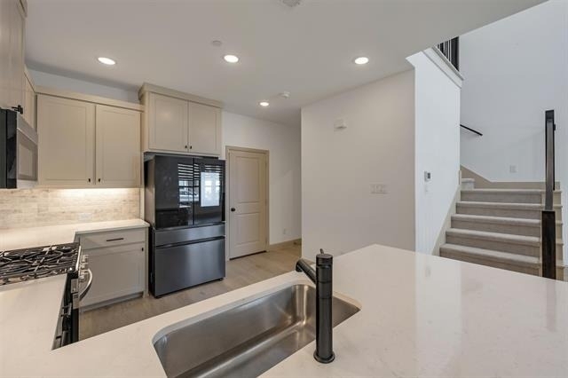 528 4th Street - Photo 8