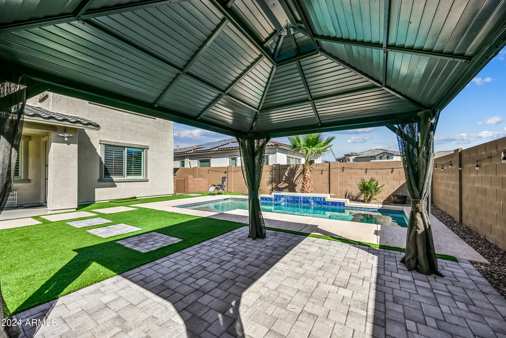 14049 W Desert Hollow Drive - Photo 43