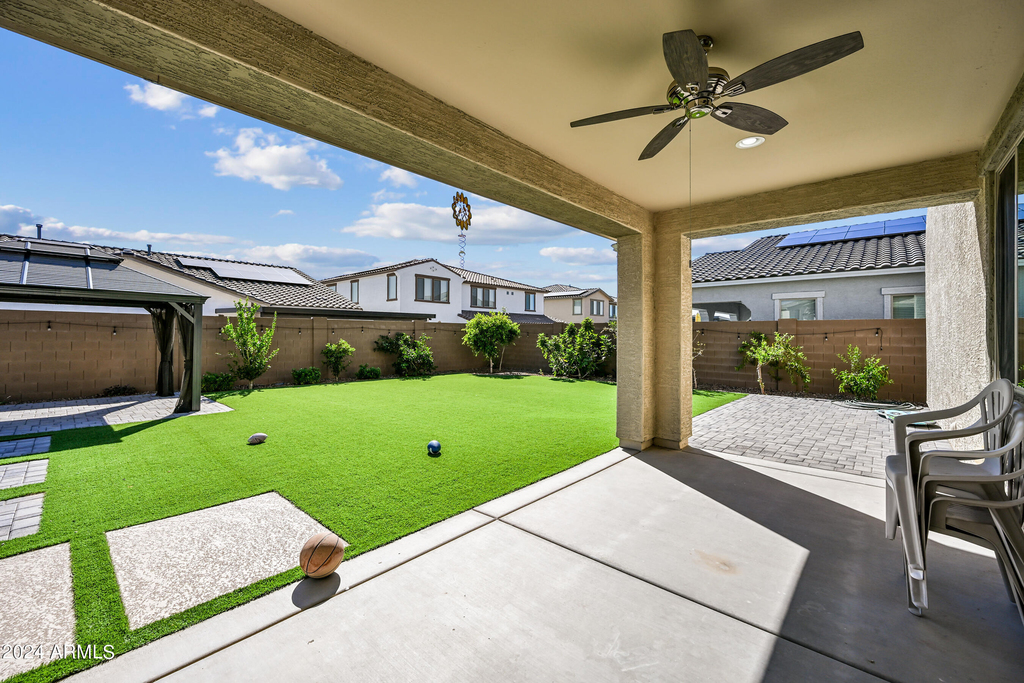 14049 W Desert Hollow Drive - Photo 40