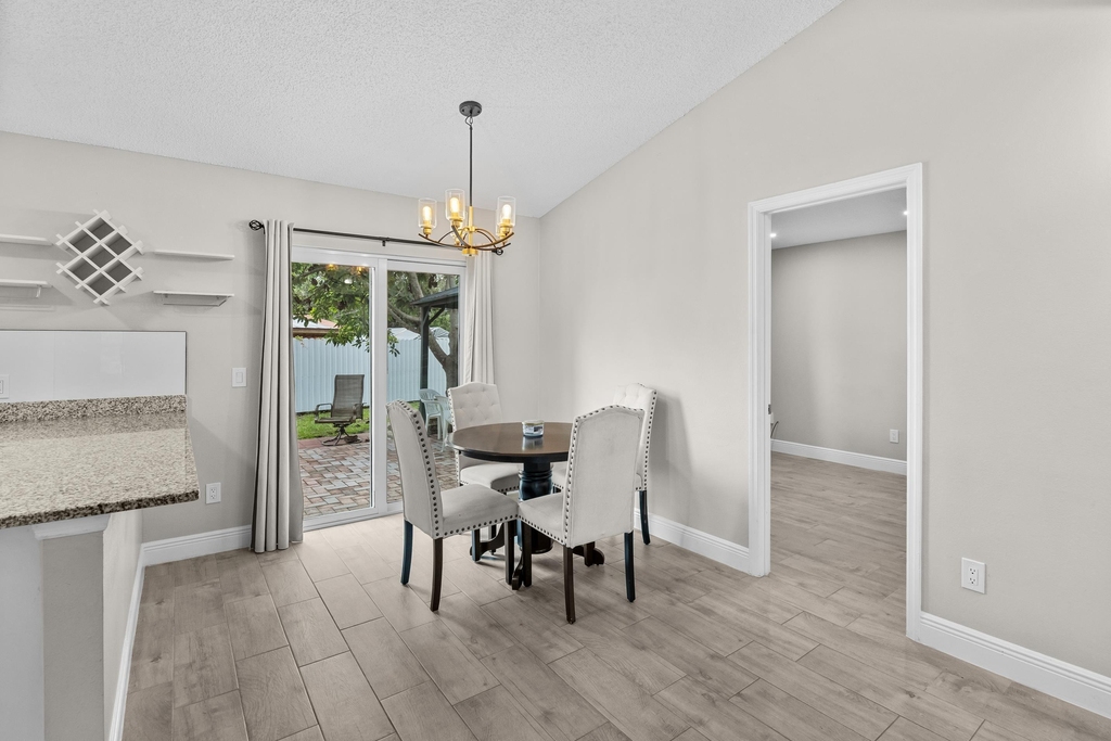 265 Sw Dalton Circle - Photo 9