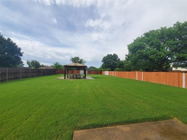 1024 Fair Oaks Drive - Photo 2