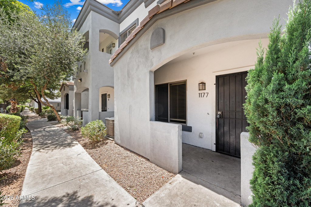 4608 W Maryland Avenue - Photo 0