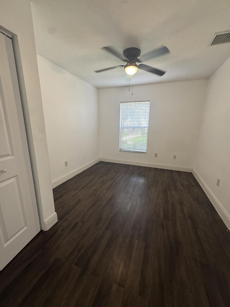1733 Pointe West Way - Photo 5