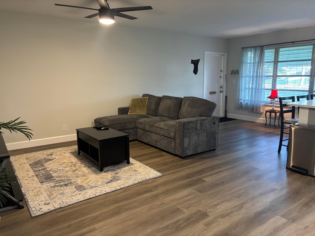 211 Country Lane - Photo 7