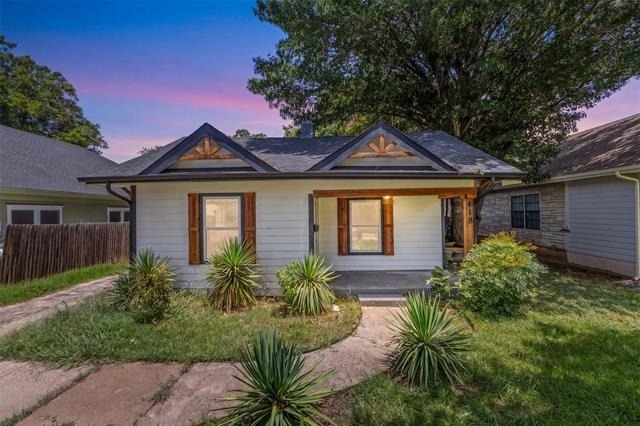 418 Lillian Street - Photo 0