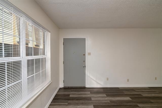 7048 Glenview Drive - Photo 4