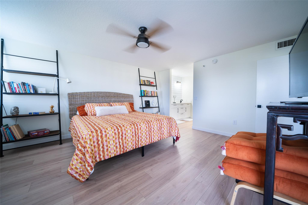 2240 N Cypress Bend Drive - Photo 8