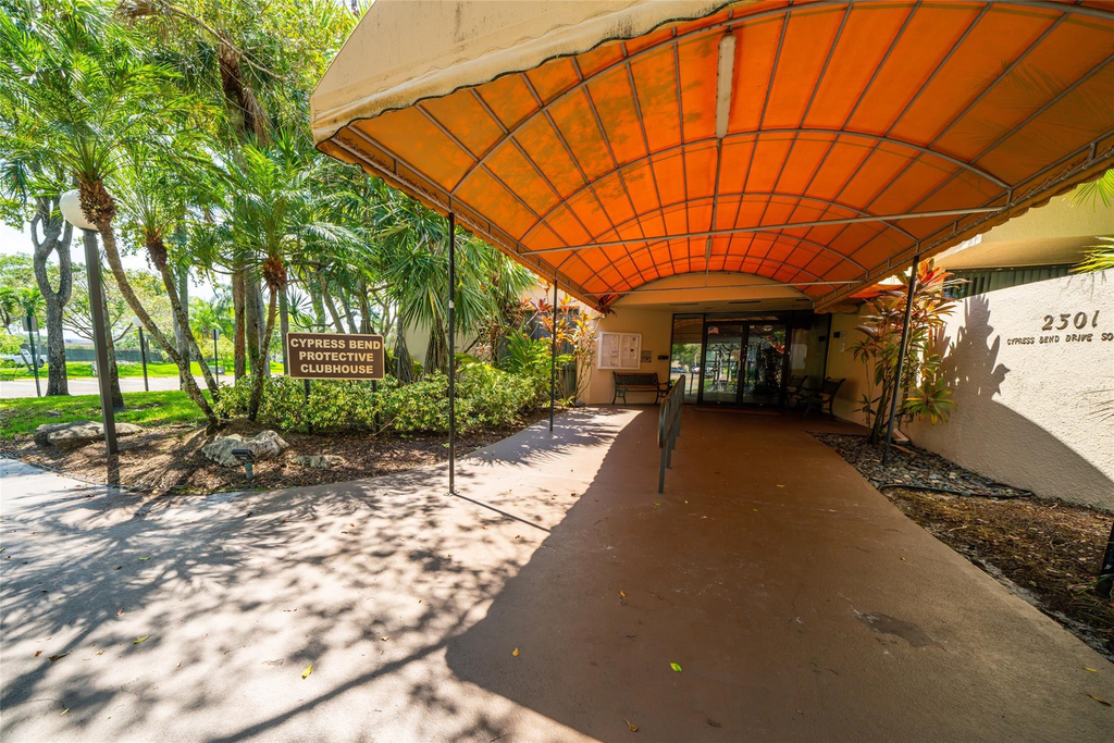 2240 N Cypress Bend Drive - Photo 27