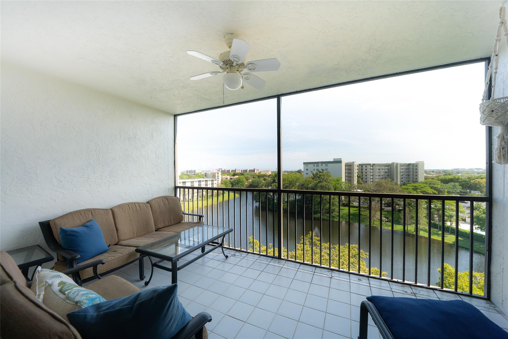 2240 N Cypress Bend Drive - Photo 6