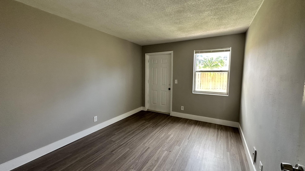 105 Ne 6th Avenue - Photo 12