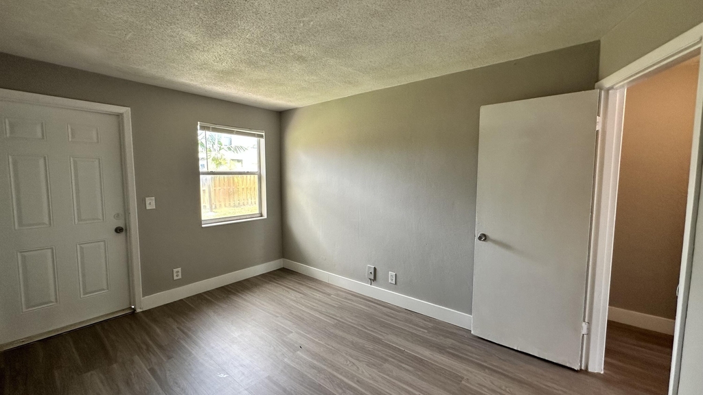 105 Ne 6th Avenue - Photo 11