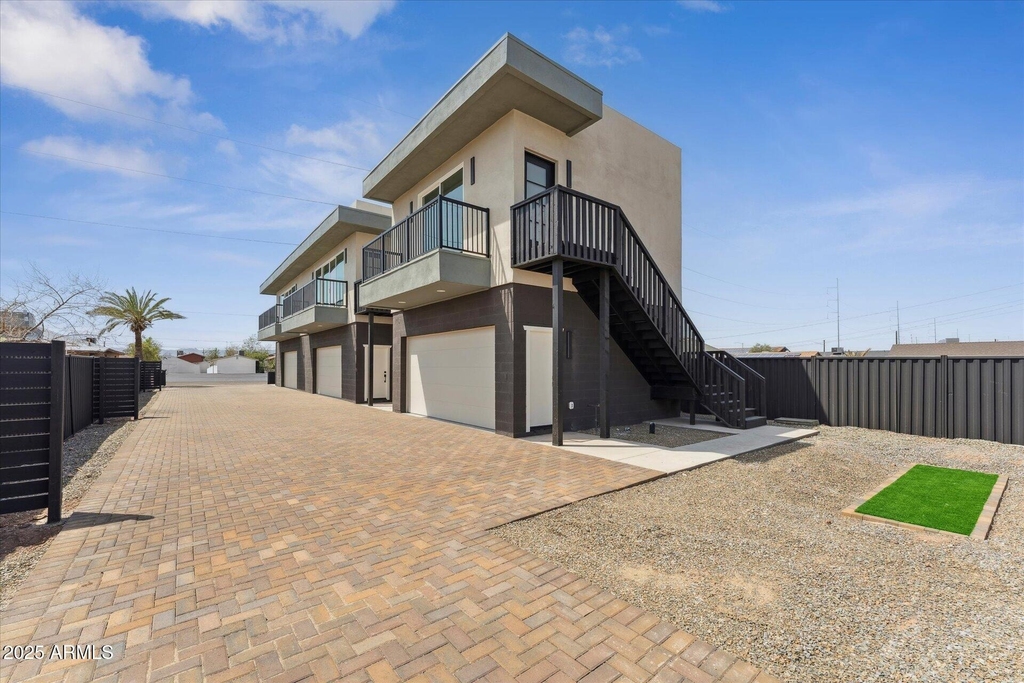 1508 W Sherman Street - Photo 0