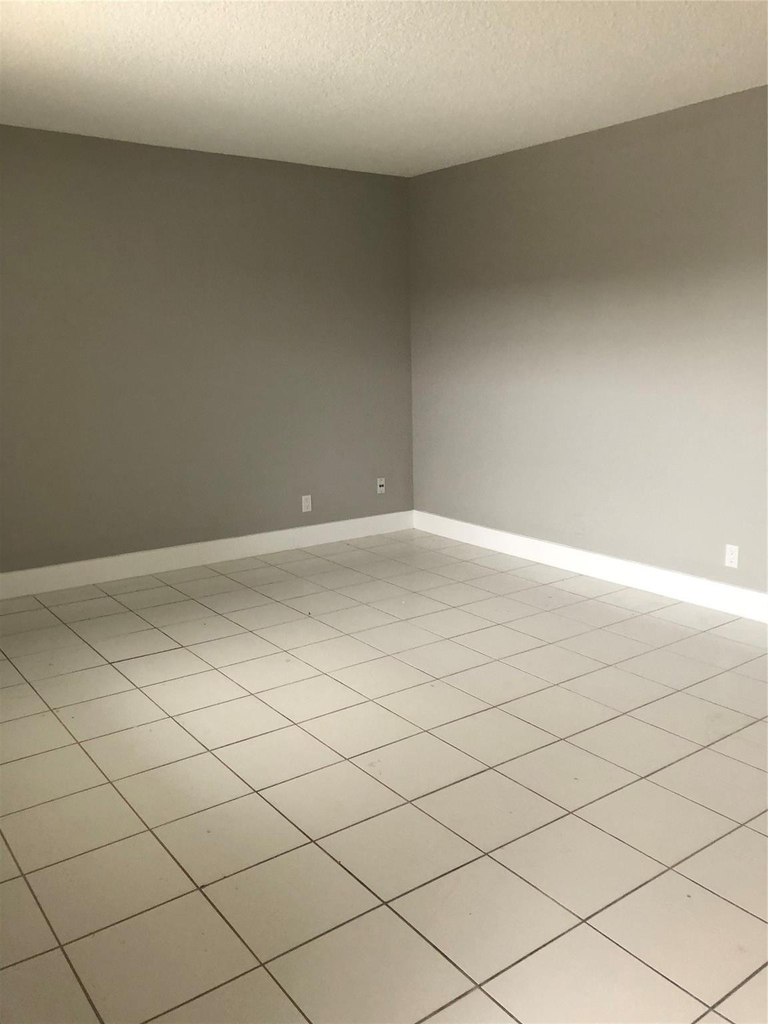 500 Ne 2nd Street - Photo 3