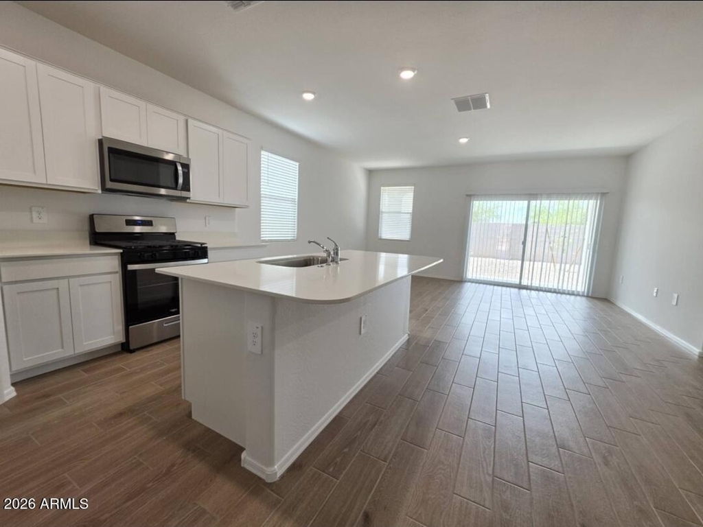 18399 W Buckskin Trail - Photo 11