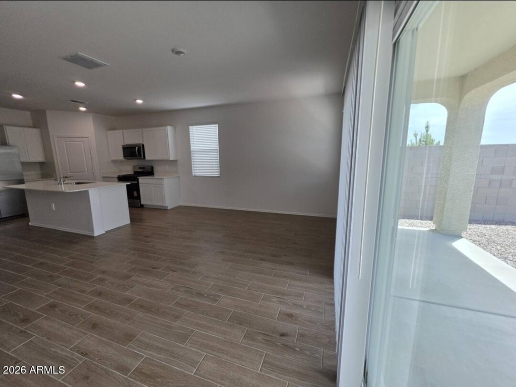 18399 W Buckskin Trail - Photo 23